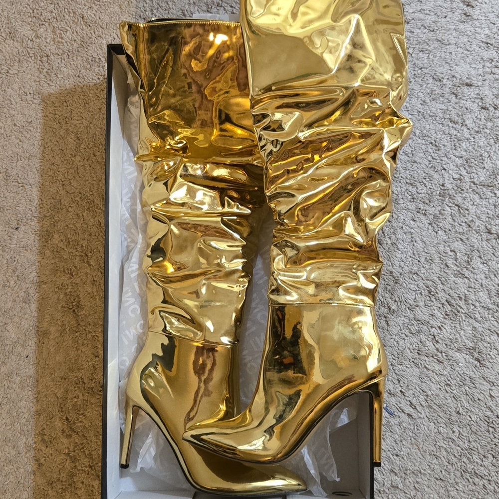 *BRAND NEW* Gold Knee-High Boots